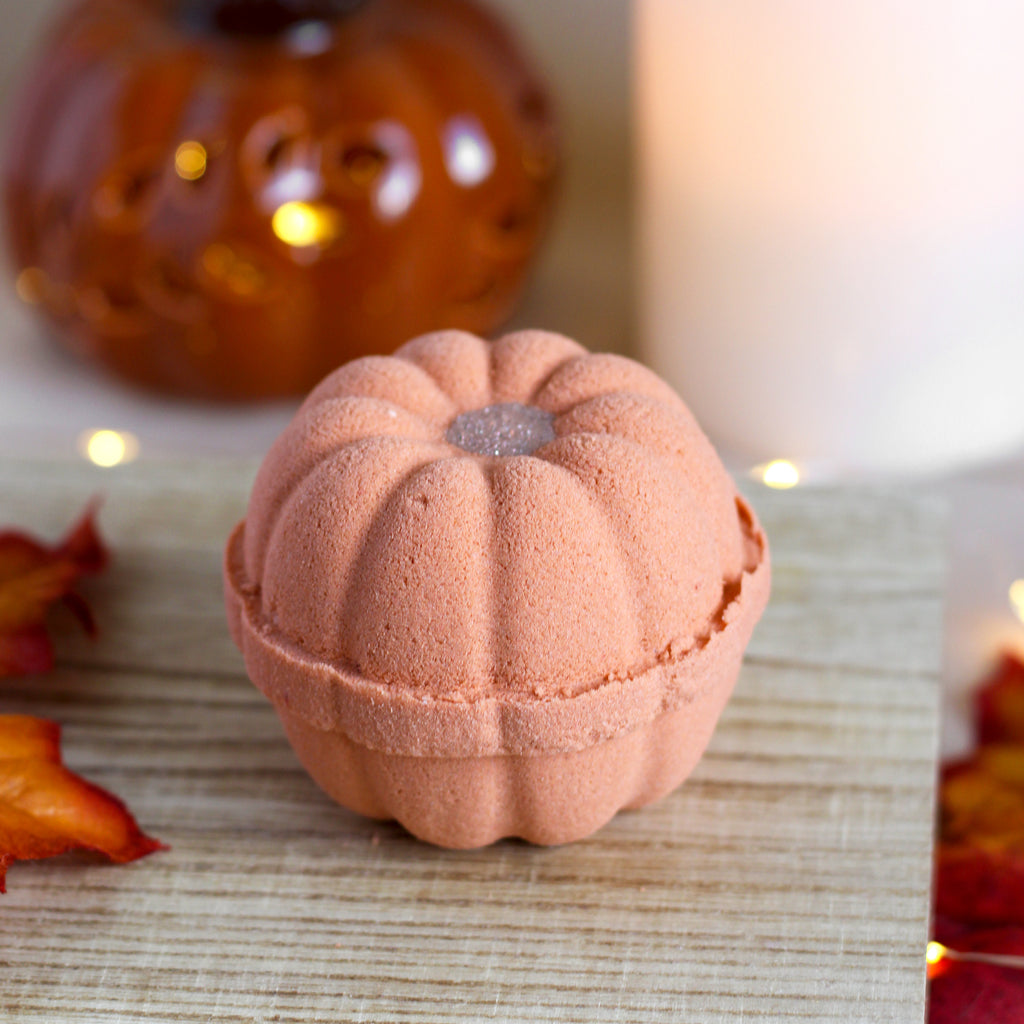 Pumpkin-shaped bath bomb